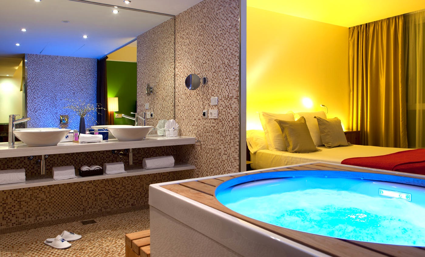 Viajar a Barcelona Habitación con Jacuzzi privado en el centro de Barcelona Viajar a Barcelona Habitación con Jacuzzi privado en el centro de Barcelona