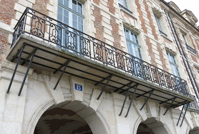 Balcon du 1bis place des Vosges à Paris