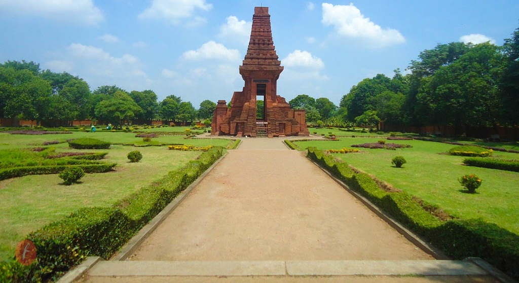 10 Candi Peninggalan Kerajaan Majapahit Beserta Gambar dan Isinya (III)