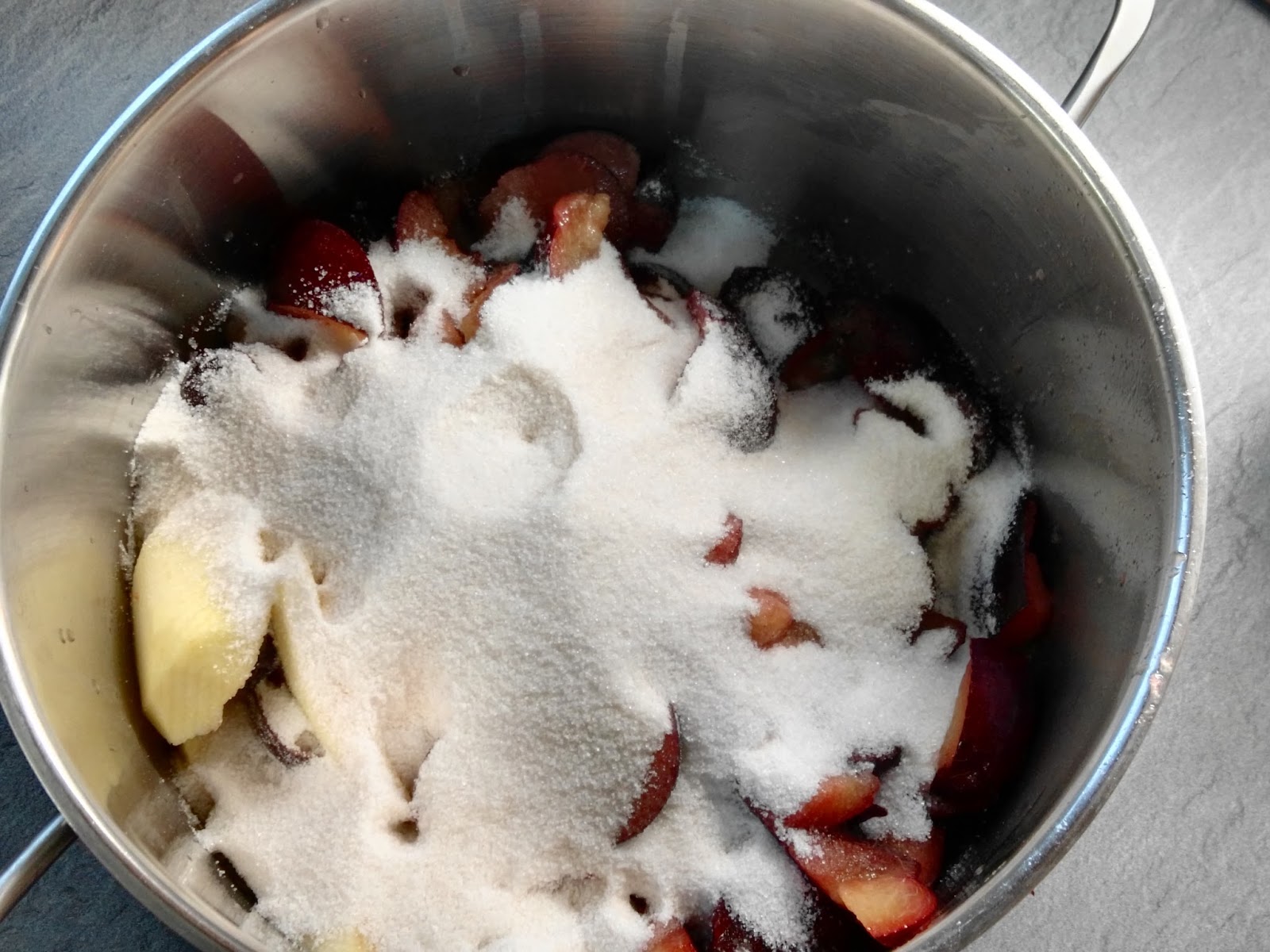 Fruchtige Pflaumen Apfel Marmelade