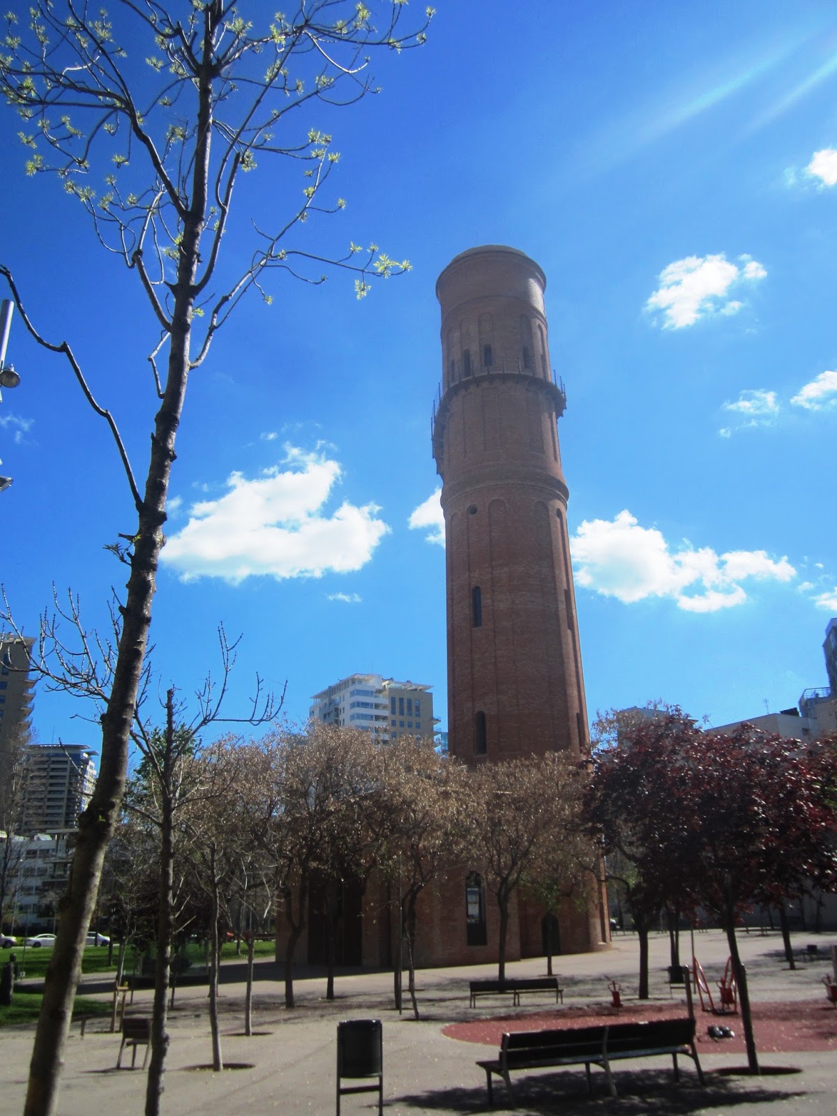 Redescubriendo Barcelona y más allá 13/04/2016 Torre de las Aguas del