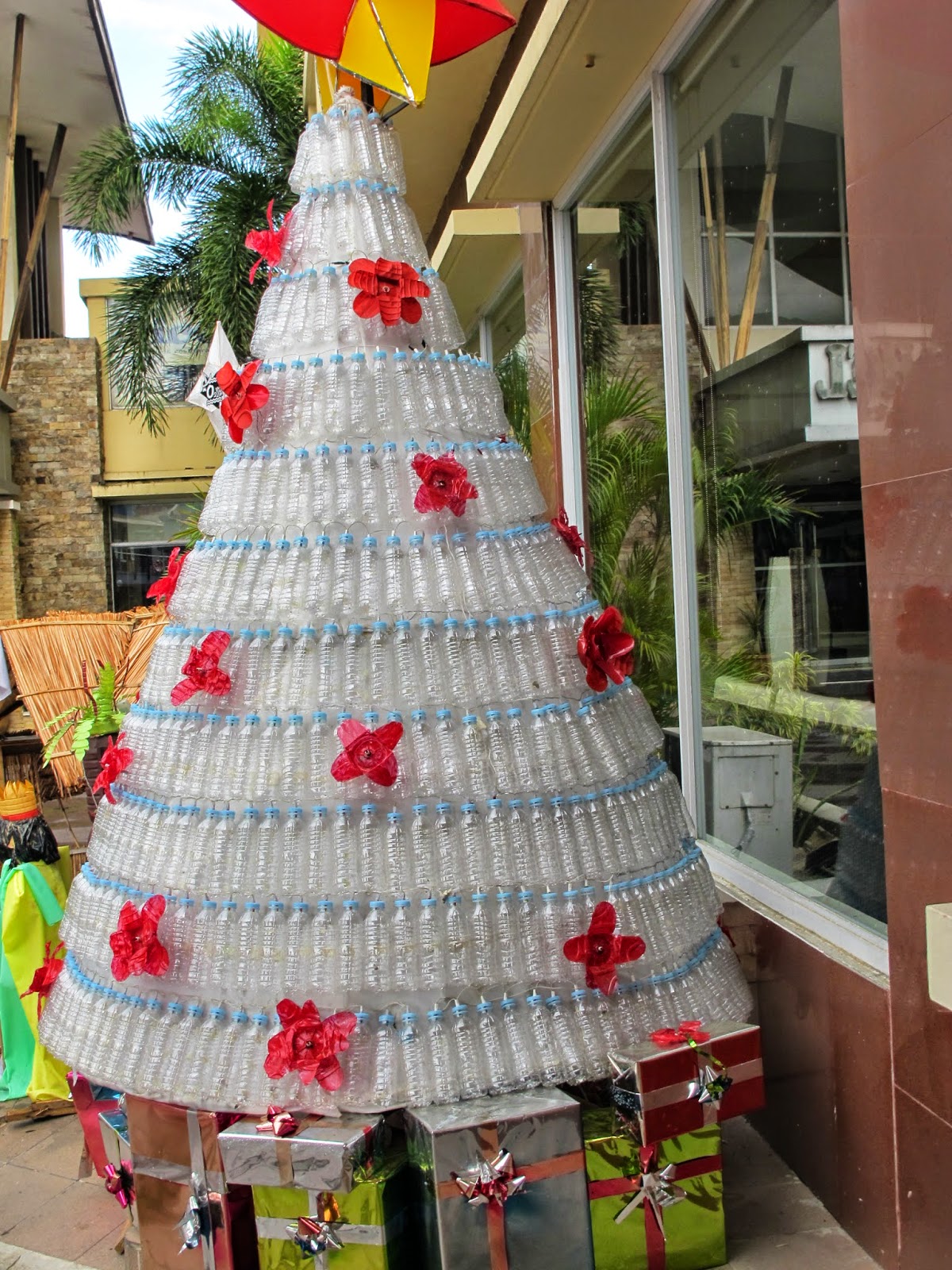 29 Recycled Christmas Ideas That Optimize Space And Style  CoRiver Homes