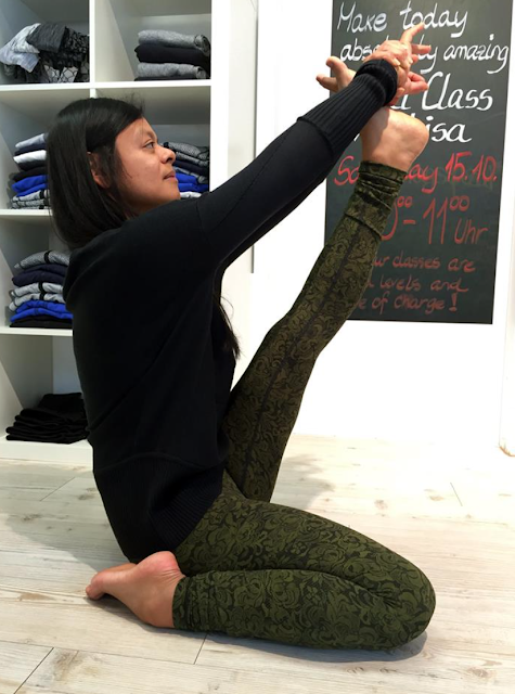 https://shop.lululemon.com/p/women-pants/Wunder-Under-Pant-Hi-Rise-FullLux/_/prod770013?rcnt=10&N=7zv&cnt=42&color=LW5AFES_026874