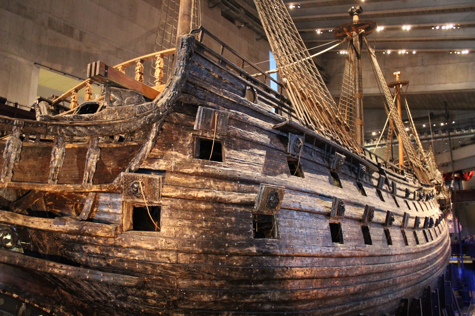 Почему закрыли корабль. Корабль Васа каюта капитана. Улу Бурунский корабль. Хельсинки корабль музей. Старые деревянные корабли.