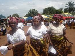 women wrapper Nigeria women on wrapper