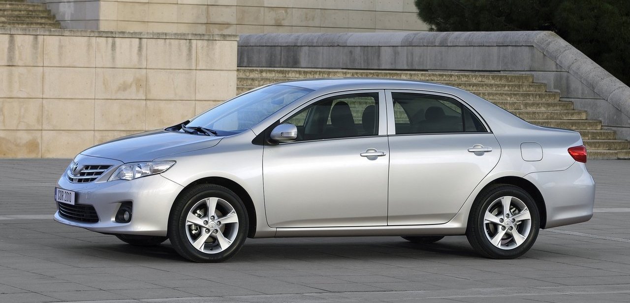 CARSCOOP: 2012 Toyota Corolla