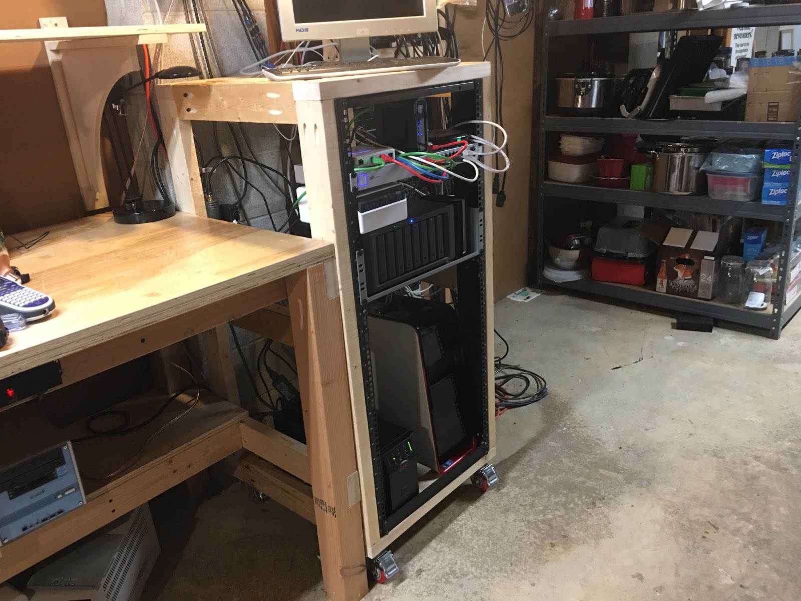 Magnetic Madness Labs: DIY Network Rack