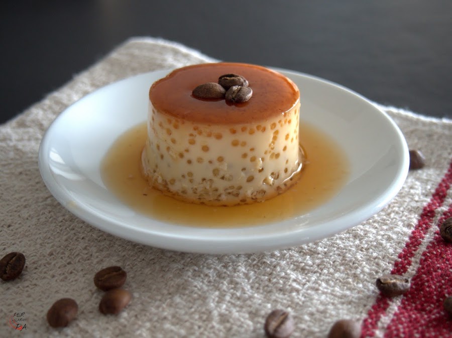 Flanes de huevo aromatizados con café y canela.