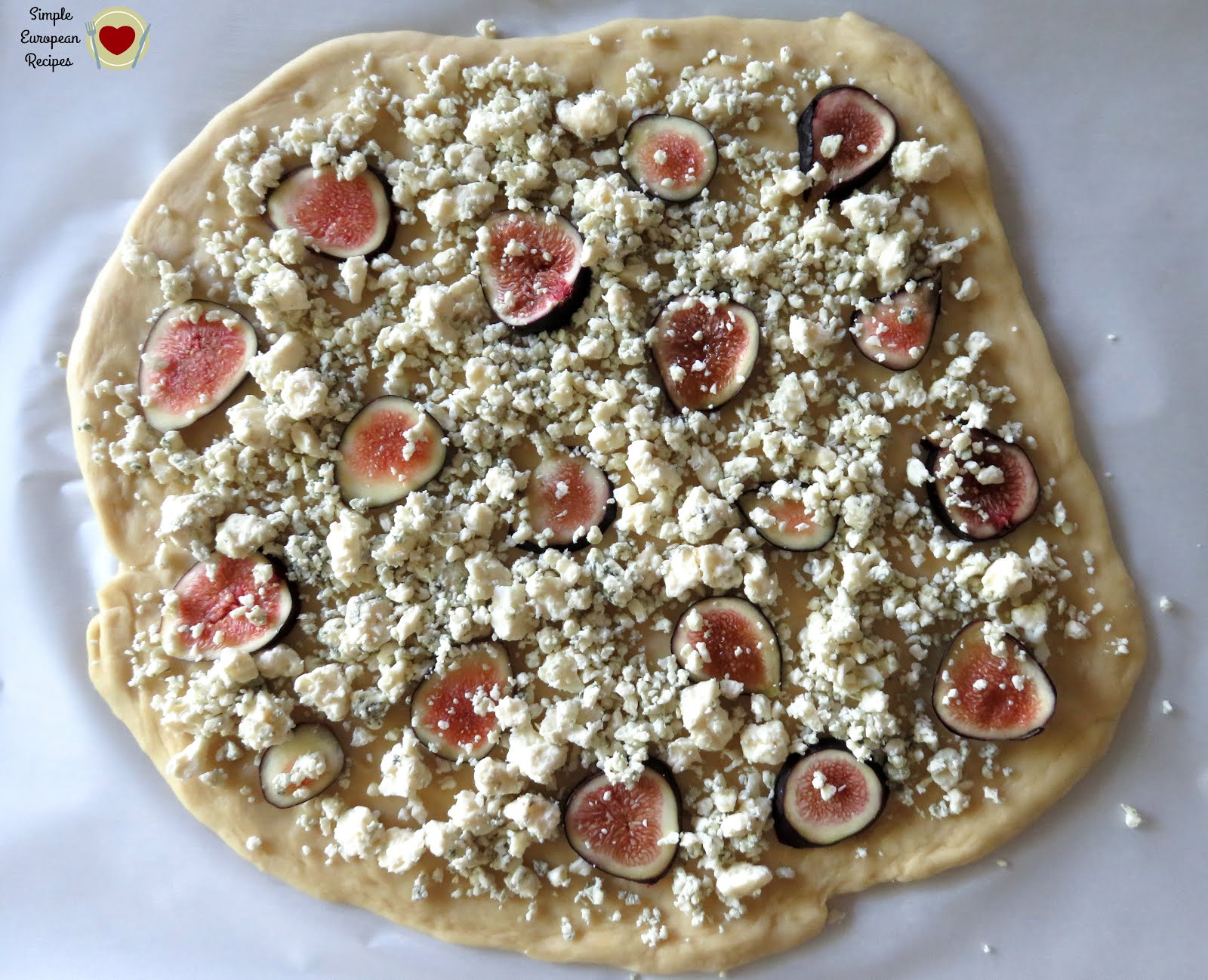 Simple European Recipes Fig and Blue Cheese Pizza