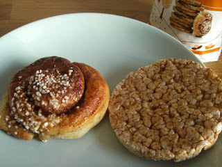 Riskakor%2Bvs%2Bkanelbulle%2B%25282%2529 - Kanelbulle vs Riskaka med kanelbullssmak