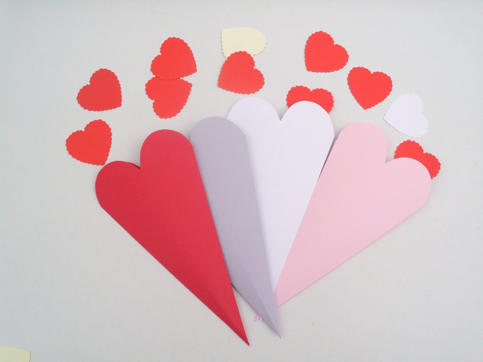 Handmade PaperHeaven Confetti cone hearts / Conuri inima pentru confeti