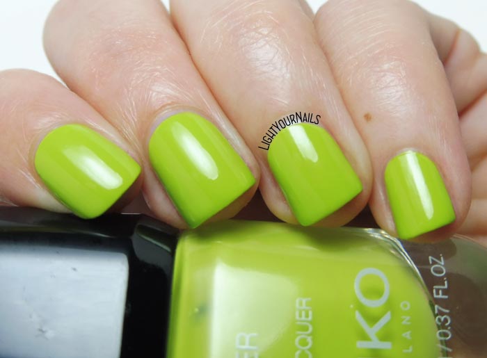 Smalto verde pistacchio Kiko Power Pro 114 Lime Juice pistachio green creme nail polish #kikonails #kikocosmetics #kikotrendsetter #lightyournails