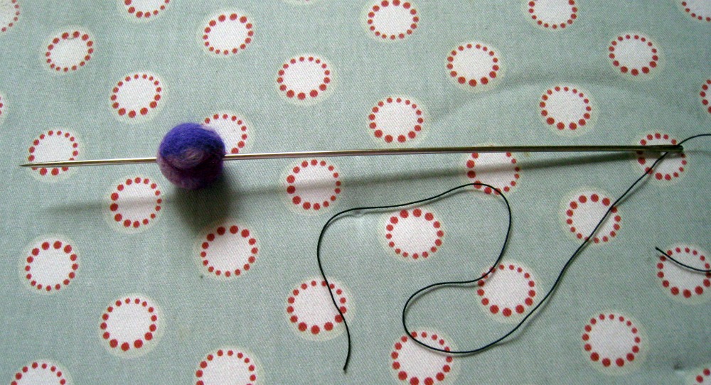 RosMadeMe Felt Up? A felt beads tutorial