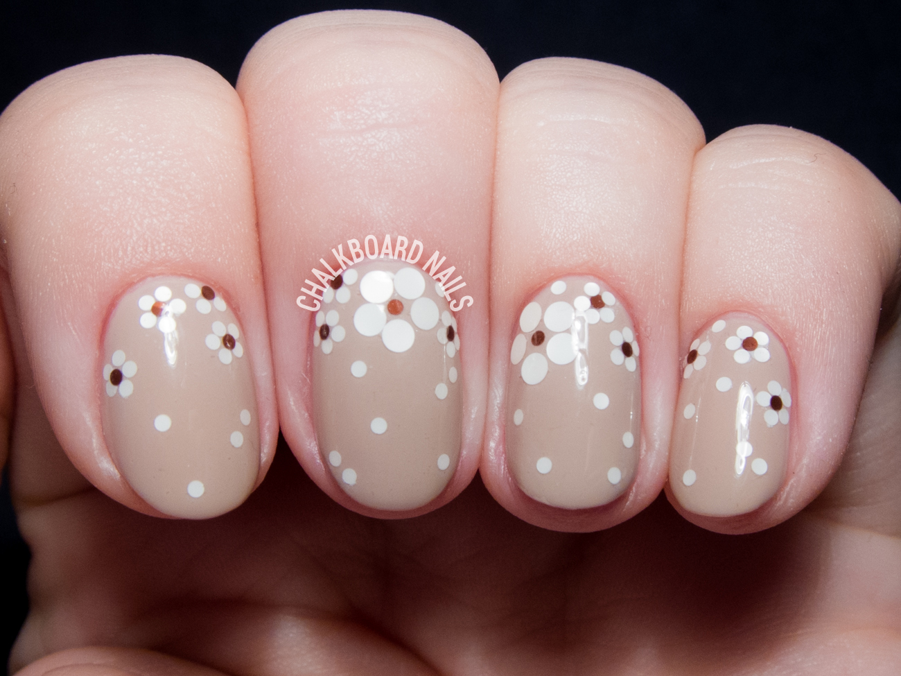Glitter floral nails @chalkboardnails