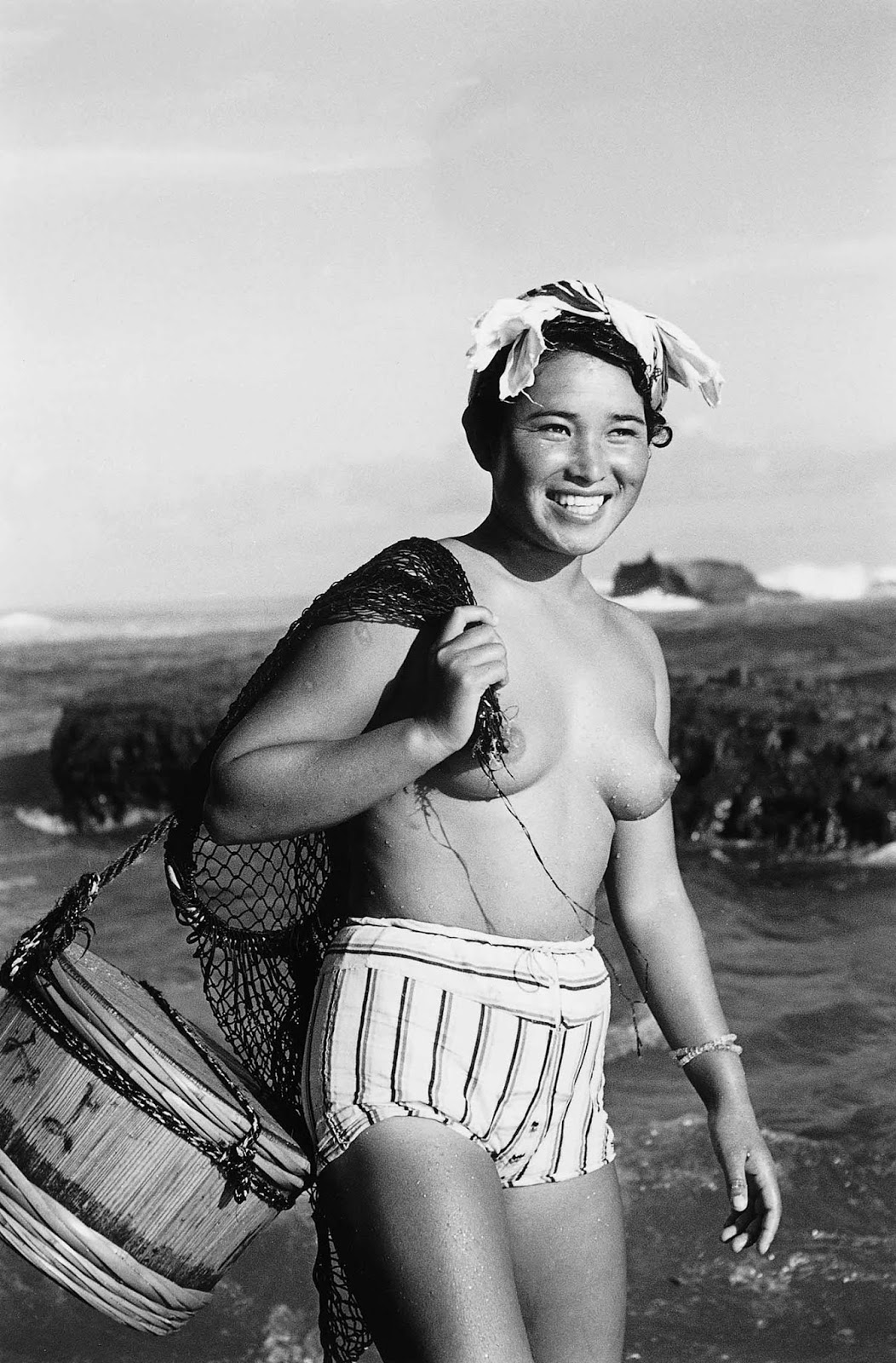 After the Second World War however, as tourism in Japan grew, outsiders began to comment on their nakedness and ama divers were eventually forced to cover-up.