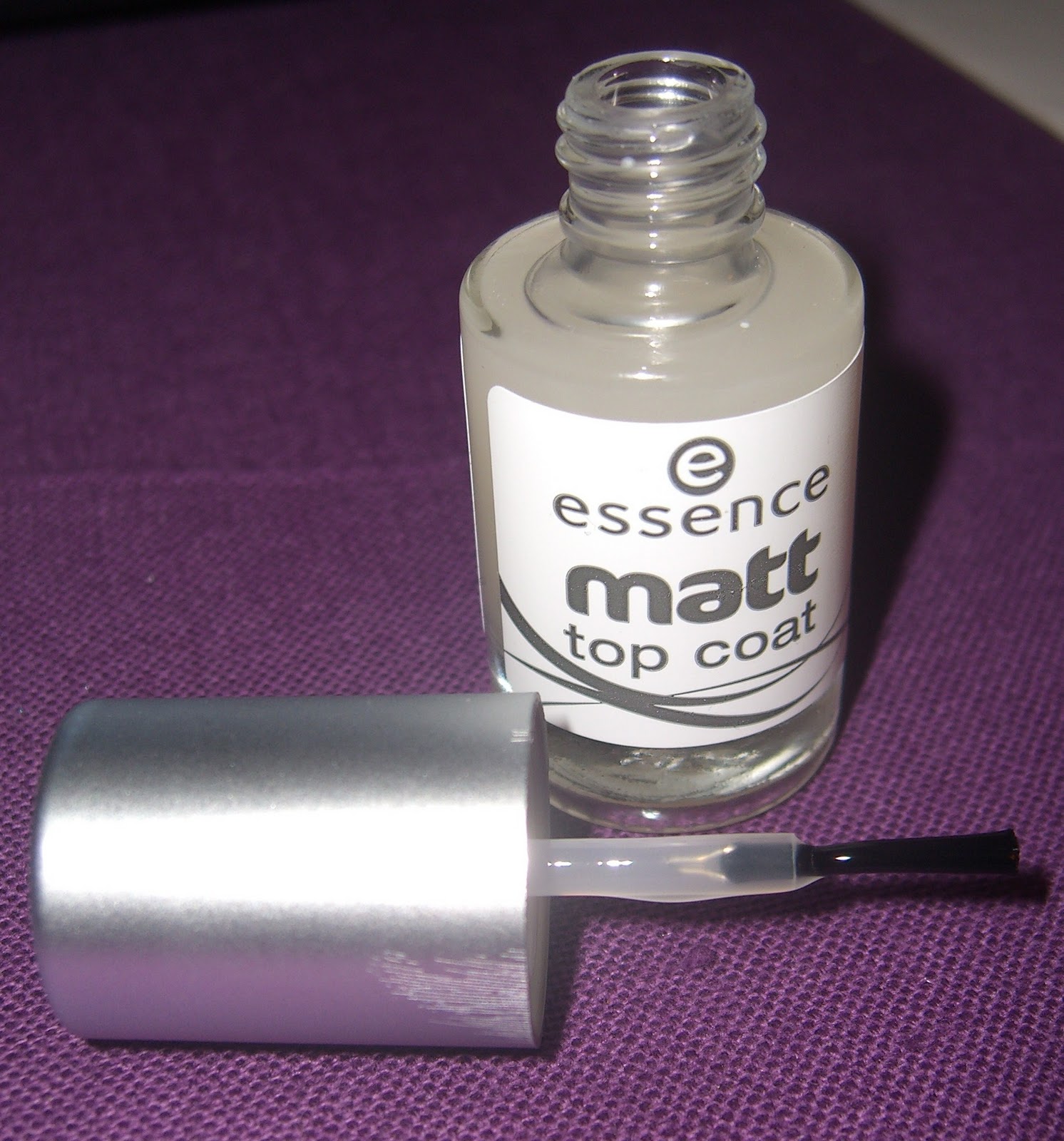 Beauty in Brussels Essence matt top coat review