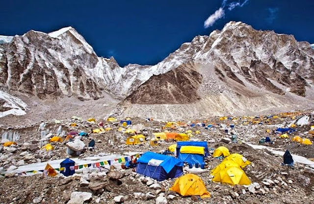 Disaster in Everest Base Camp