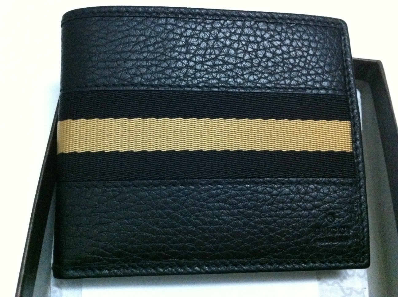 gucci wallet made in italy price list Authentic Luxury Items @ Bargain Price: Gucci Men leather Wallet with stripe red white