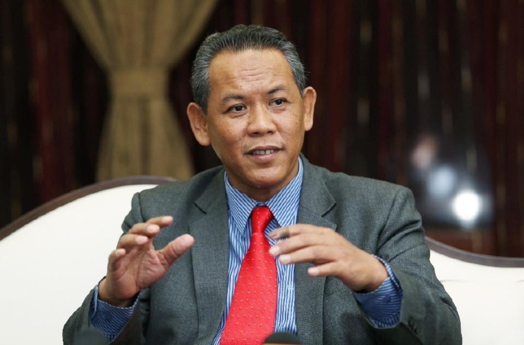 Pegawai kerajaan kempen untuk pembangkang dikenal pasti