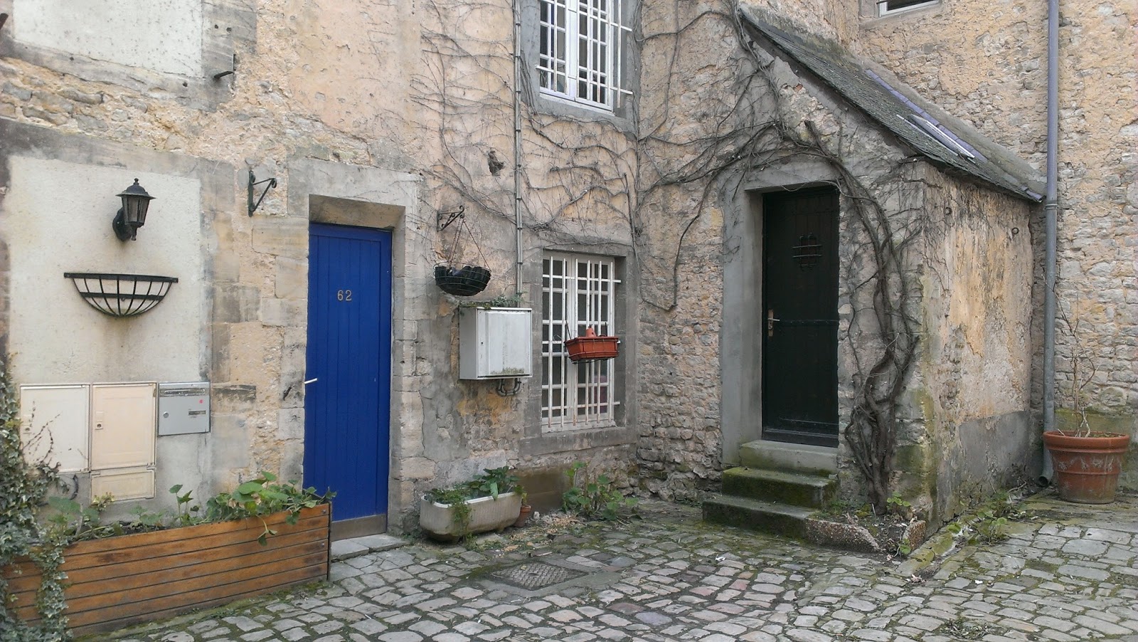 pillar-to-post-courtyards-of-bayeux-travel