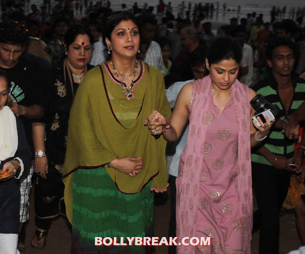 Shilpa in green suit  -  Shilpa Shetty Ganpati Visarjan