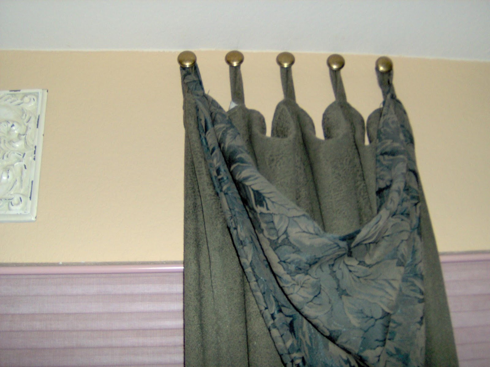 Dixie of all Trades Using knobs to hang drapes