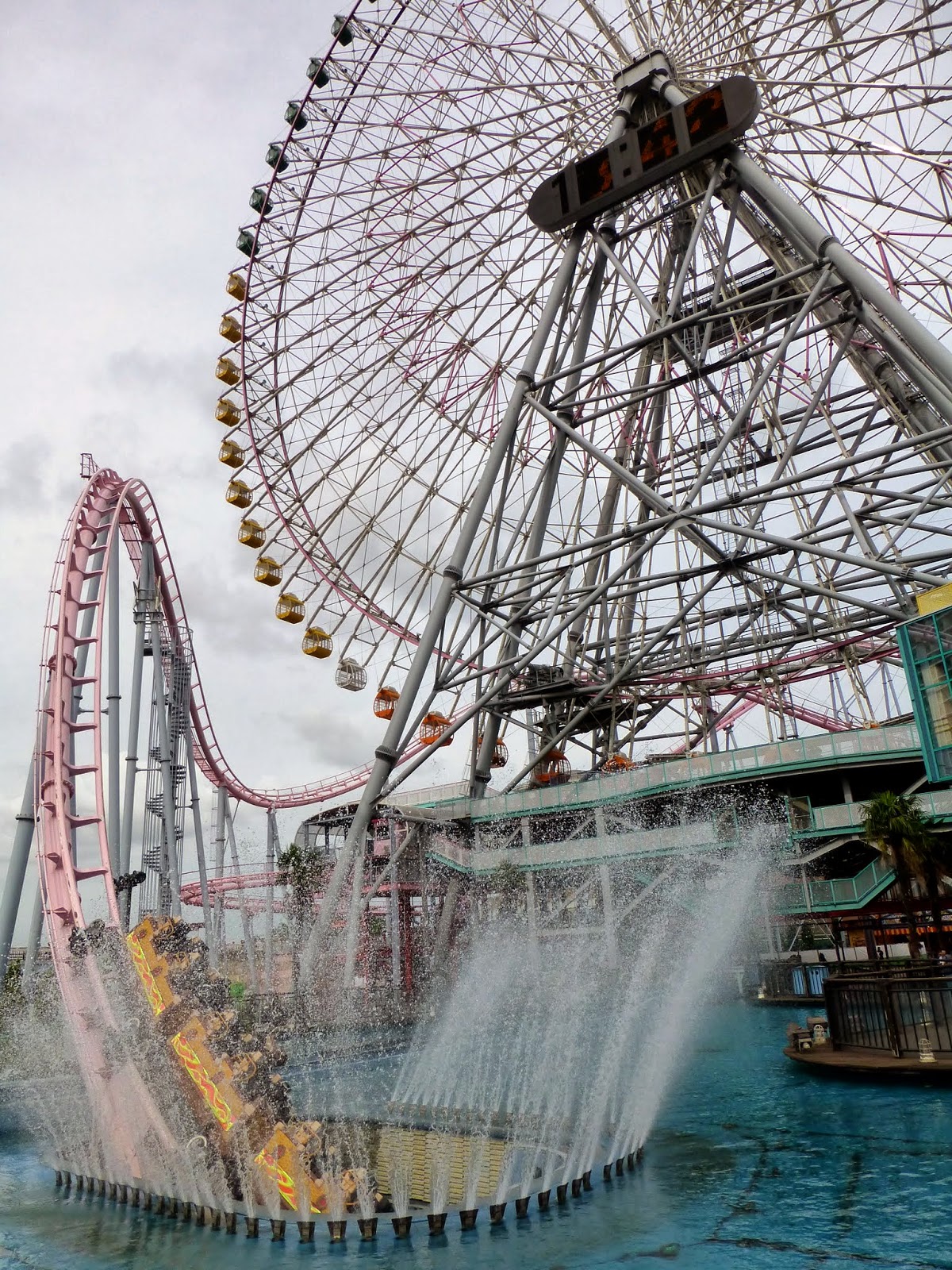 Chaos and Kanji: Yokohama Cosmo World from the Ferris Wheel