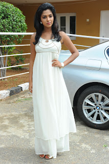 Amala Paul New Movie Opening Gallery [cinebrain.in]