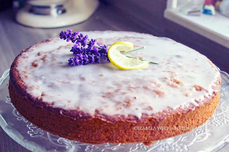 Topflastig: Zitronen-Lavendel-Kuchen