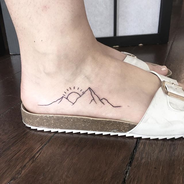 270+ Unique Small Tattoo Designs For Girls With Deep Meaning (2020