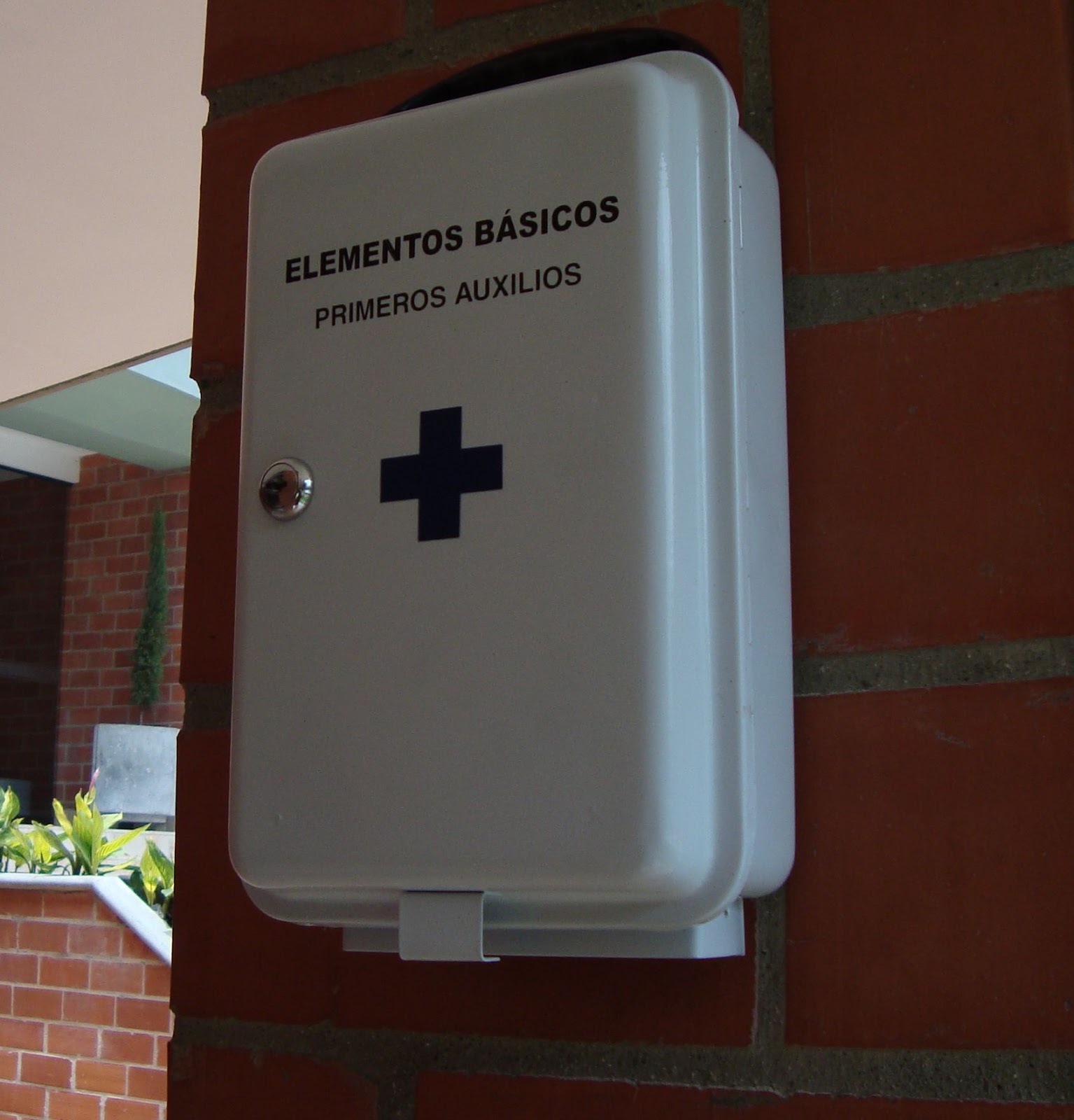 PISCINAS INTEGRALES SAS: dispositivos de seguridad para piscinas