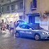 Mantova, giovane aggredito da dieci skin in un bar del centro storico: nessuno interviene