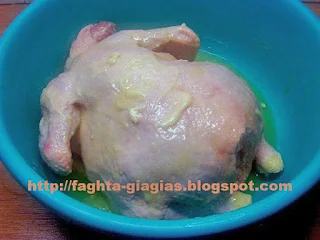 Κοτόπουλο γεμιστό με κιμά και εντόσθια - από «Τα φαγητά της γιαγιάς»