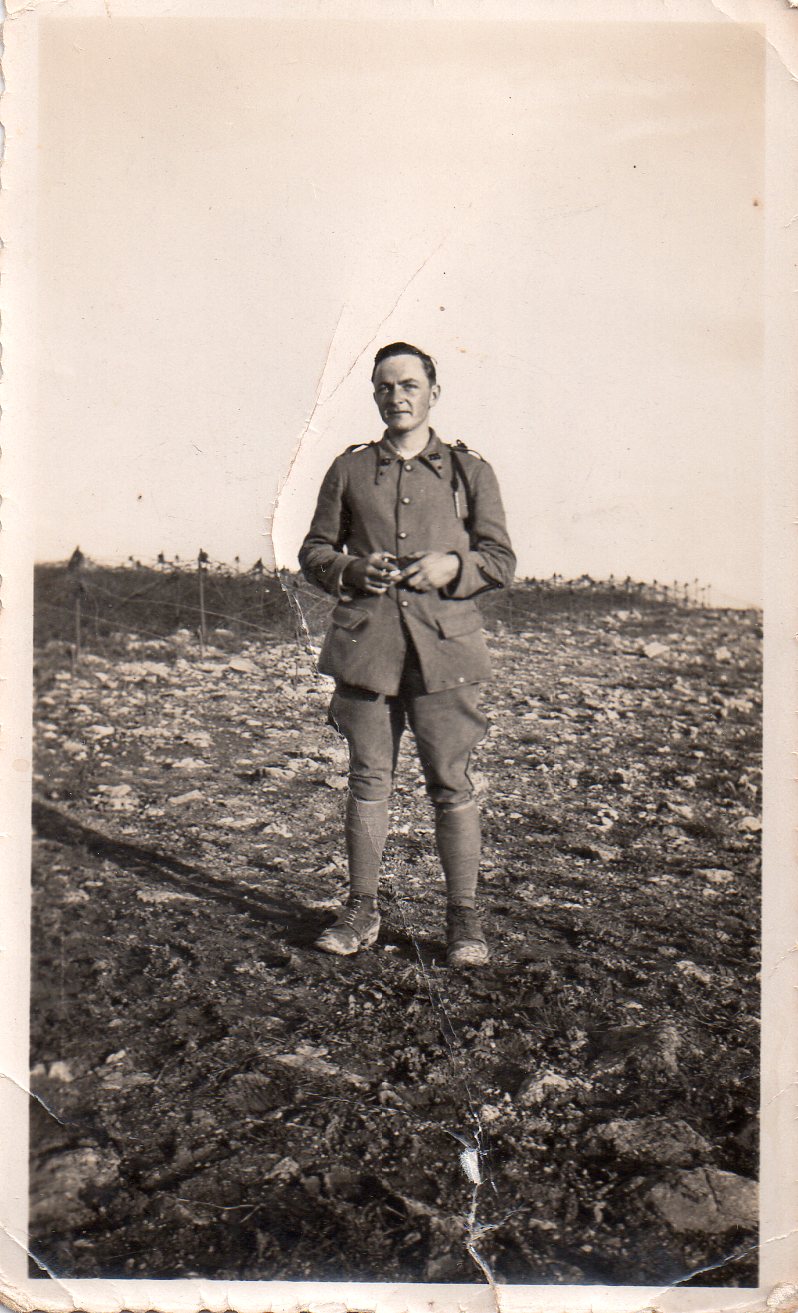 Mon grand père maternel en Mai 1940. Img058