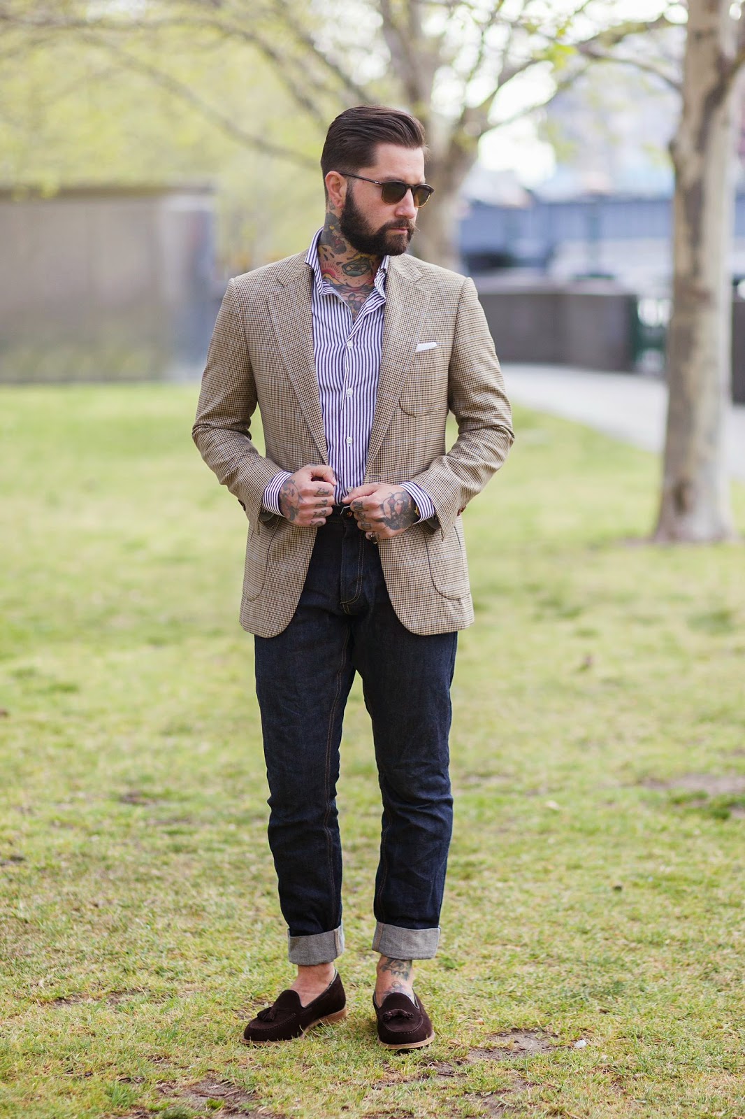 Does being a smart dresser make casual lesser?