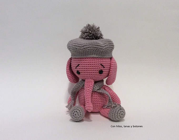 Con hilos, lanas y botones: Emily, the elephant amigurumi
