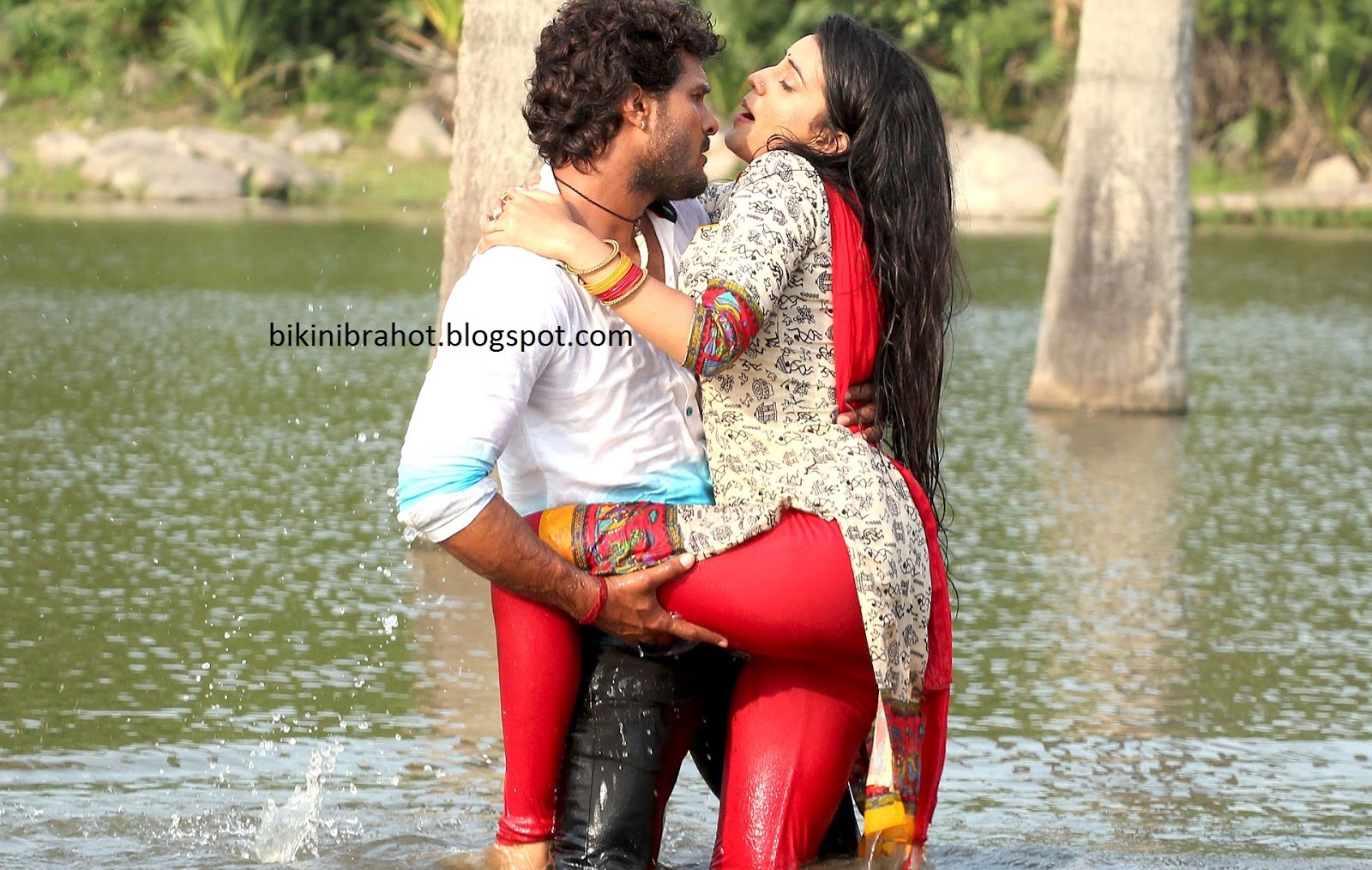 Akshara singh hot sexy saree salwar tight dress - Bikini Bra Hot ...