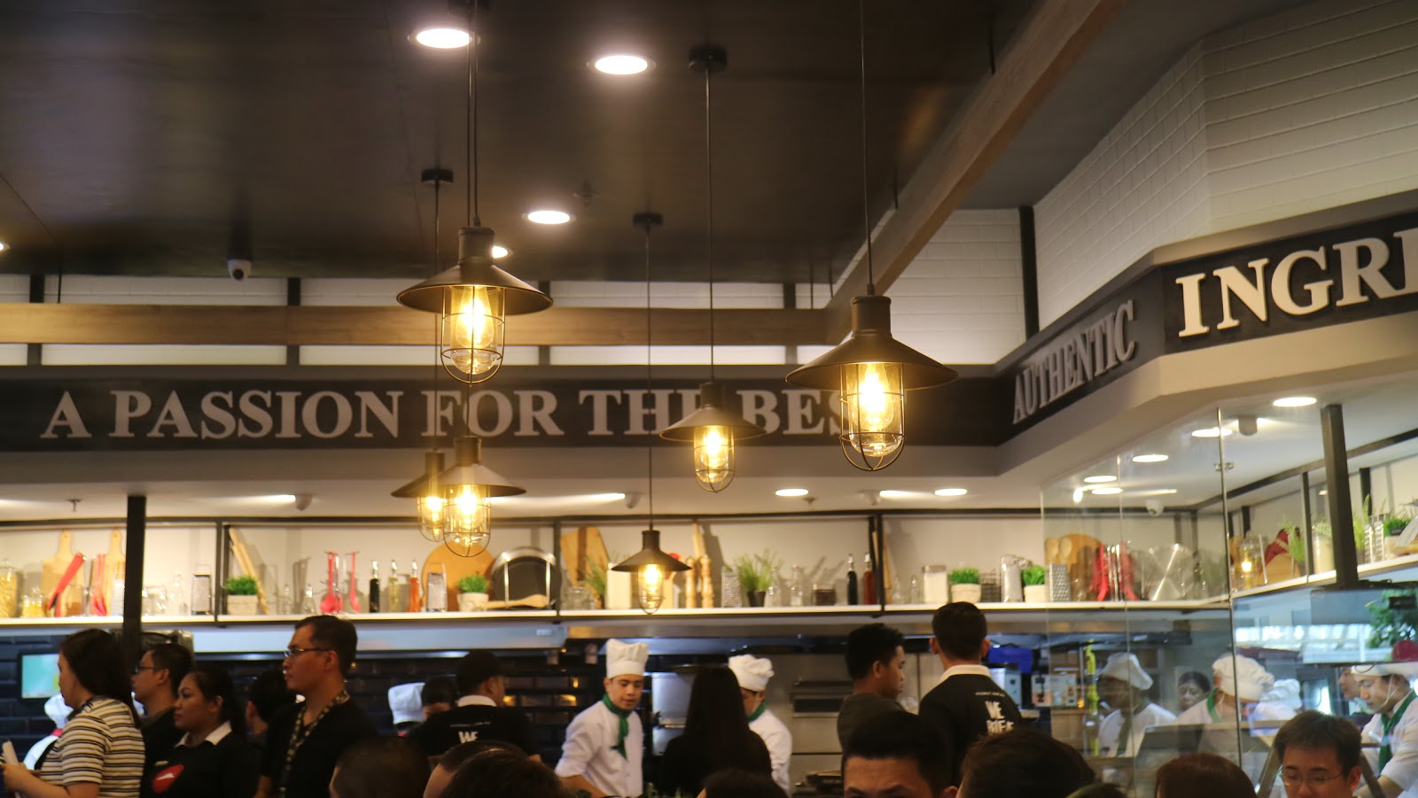 GASTRONOMY by Joy Meet The Newest Pizza Hut Look at It's MOA Flagship