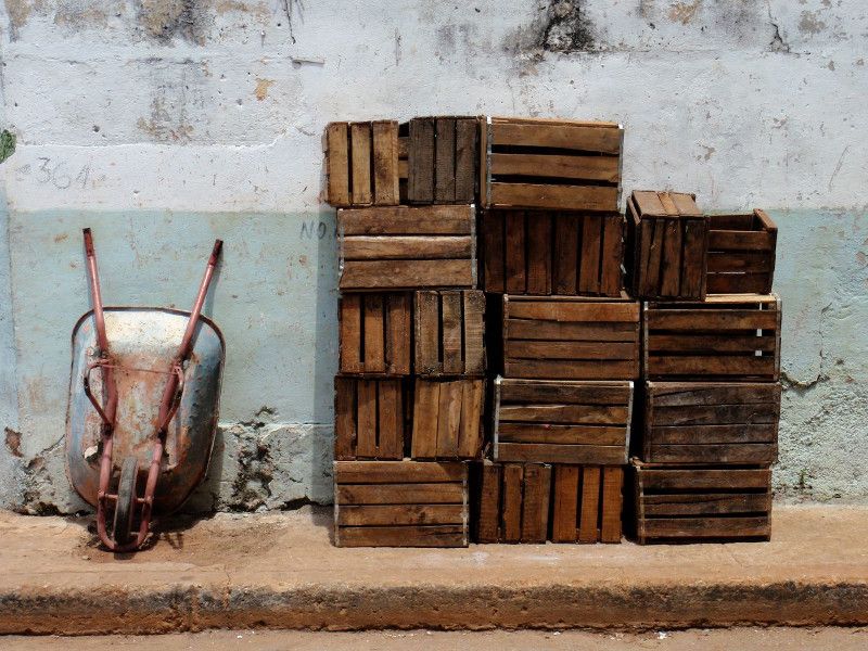 Composición artística con cajas