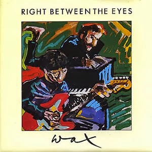 Música . Right between the eyes