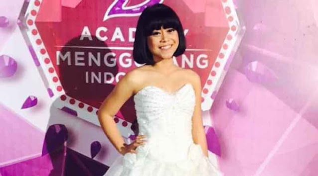 Biografi Lesti D’Academy   Biodata Lesti  Nama Lengkap            : Lestiani Lahir                            : 04 Agustus 1999 di Cianjur, Jawa Barat - Indonesia Agama                         : Islam Zodiak                         : Leo Status                          : Pelajar (SMP) Hobby                          : Menyanyi Orang Tua                   : Bpk. Endang Mulyana dan Ibu Sukartini Saudara                       : Beni Mulyana Sopian dan Redi Mulyana Sopian Alamat                        : Desa Pamoyanan, Kec. Cibinong, Kab. Cianjur   Biografi  Dangdut Academy atau yang lebih dikenal dengan D'Academy telah    menelurkan sau juara. Lomba yang sekarang menjadi trend ini meupakan pencarian bakat bagi mereka yang suka dengan dangdut. Setiap malam, Indosiar menayangkan musik dangdut dengan berbagai macam variasinya. Ya Lesti Andryani menjadi pemenang pertama pada ajang ini untuk pertama kalinya di Indosiar.   SETELAH melewati perjalanan panjang, Lesti Andryani akhirnya terpilih sebagai juara ajang pencarian bakat musik dangdut D'Academy musim pertama di Indosiar. Lesti mengalahkan Aty lewat perolehan polling SMS yang diumumkan pada babak Grand Final kedua D'Academy, Sabtu (7/6) dini hari. Mendengar hasil polling SMS yang diumumkan oleh Ramzi, kontestan asal Cianjur, Jawa Barat itu pun langsung memeluk Aty dan sujud sukur di atas panggung. Sambil berurai air mata kebahagiaan, Lesti memberikan ucapan terimakasih kepada para pendukungnya.  "Alhamdulillah, Lesti bersukur sekali. Berkat