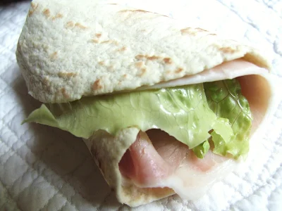 COOKING JULIA : WRAPS AU JAMBON ET AU SAINT MÔRET