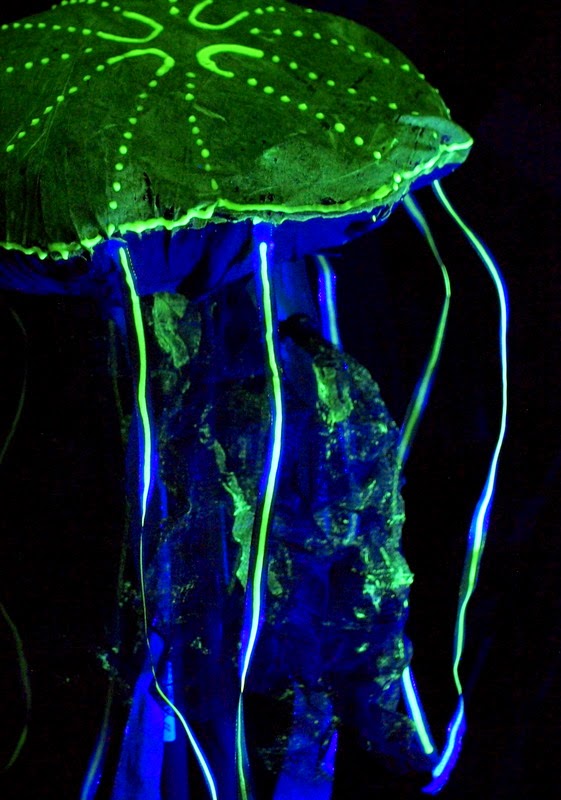 Make a DIY Glow in the dark jellyfish costume!