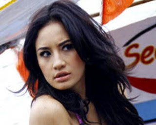 Gagap Deri: Biodata Lengkap Dan Foto Shinta Bachir-Artis Sexi Asal Wonosobo