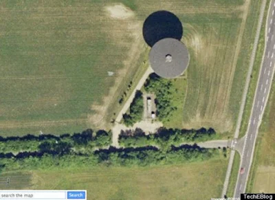Here's another UFO but in another field caught on Google Maps.