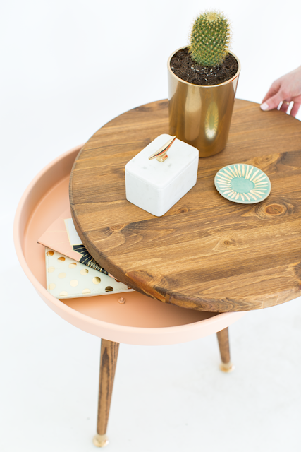 DIY mesa auxiliar con almacenaje - Blanco y de madera