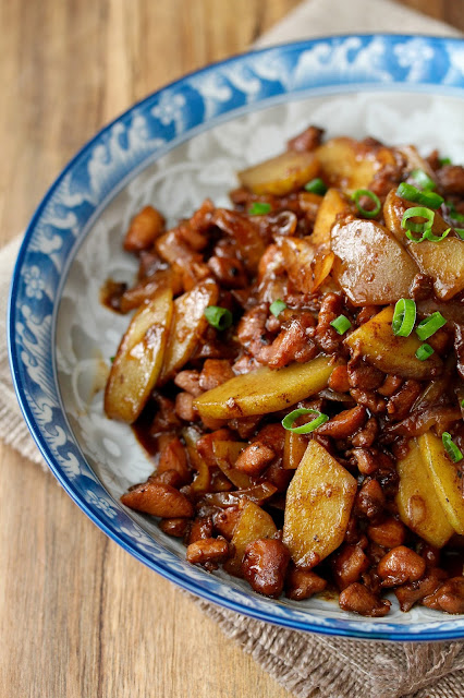 Chinese Jamaican Stir-Fried Chicken with Chayote Chinese Jamaican Stir-Fried Chicken with Chayote