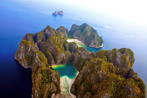 Islands in the south Andaman Sea