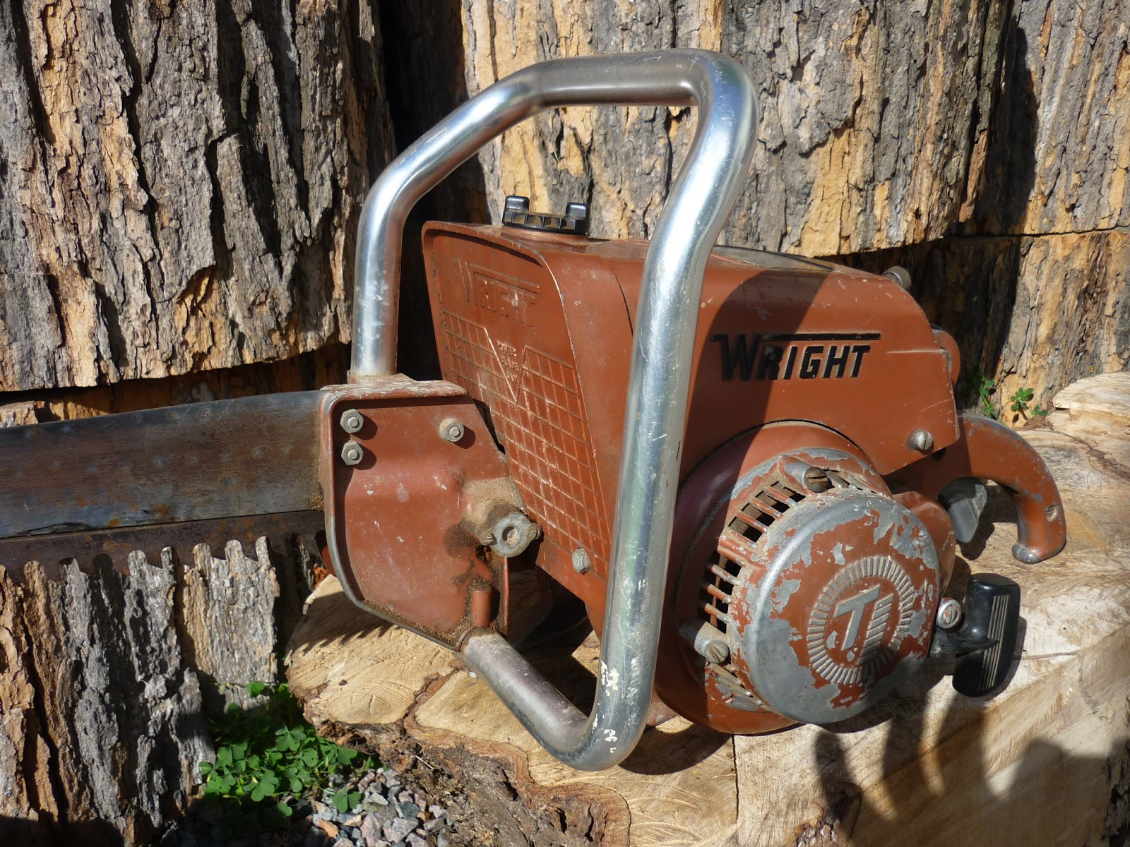 VINTAGE CHAINSAW COLLECTION WRIGHT BLADE SAW GS 5020A.