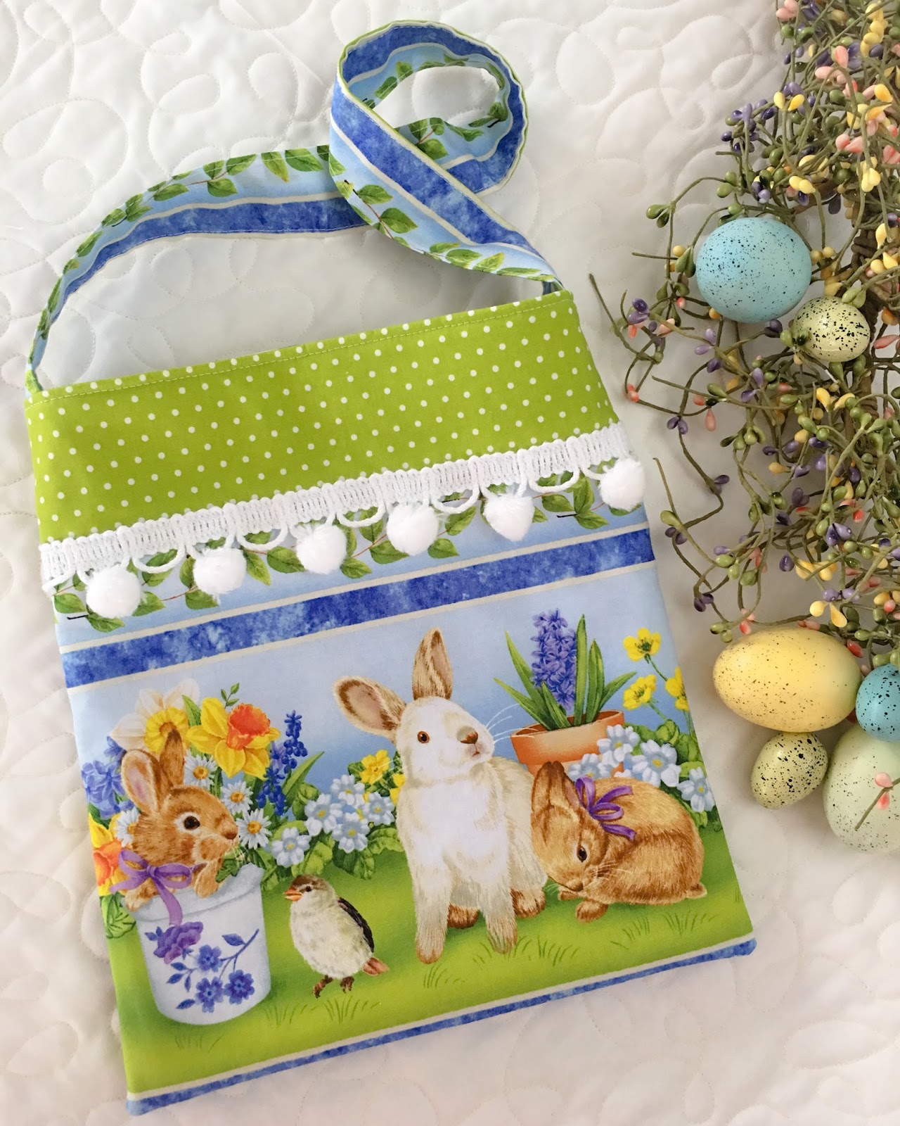 Carried Away Quilting An Easter tote bag